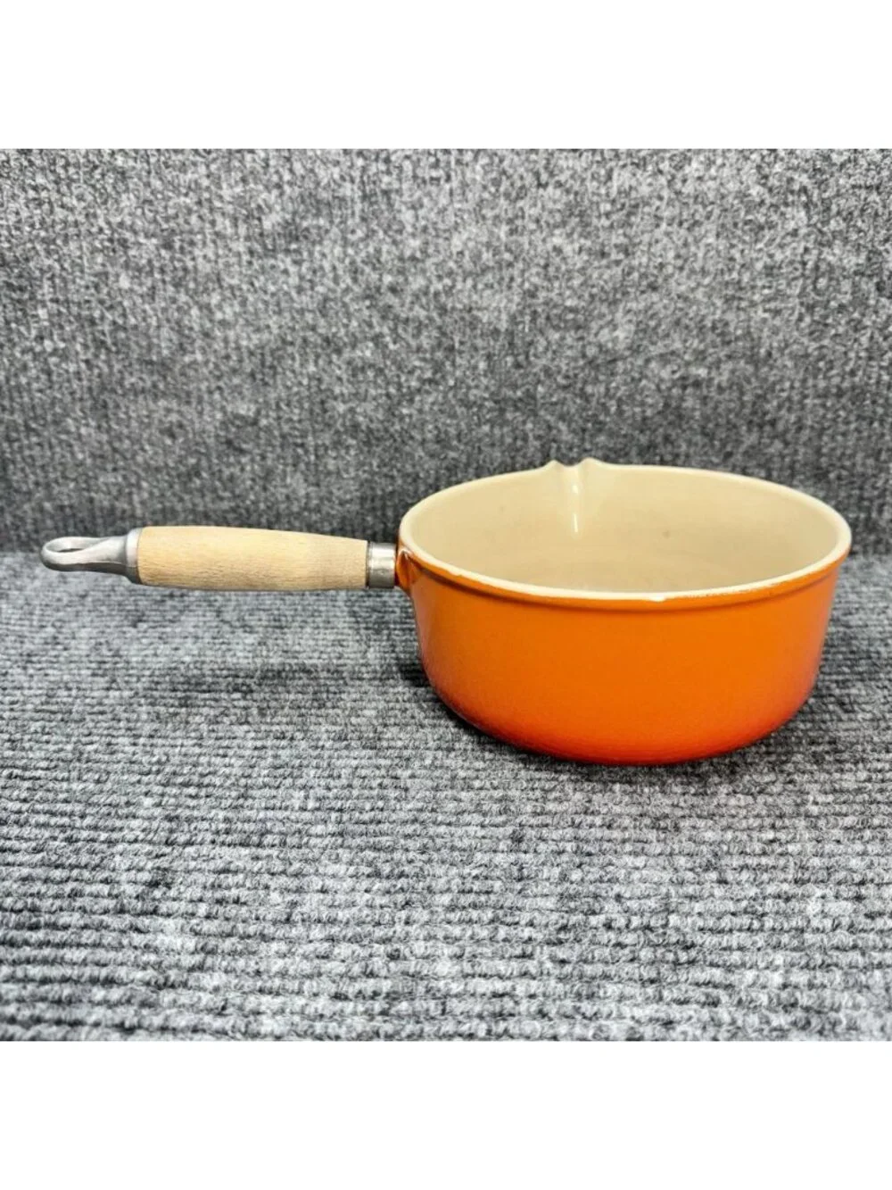 Le Creuset Saucepan Pour Spout Flame Orange # 18 Cast Iron with Lid Wood Handle